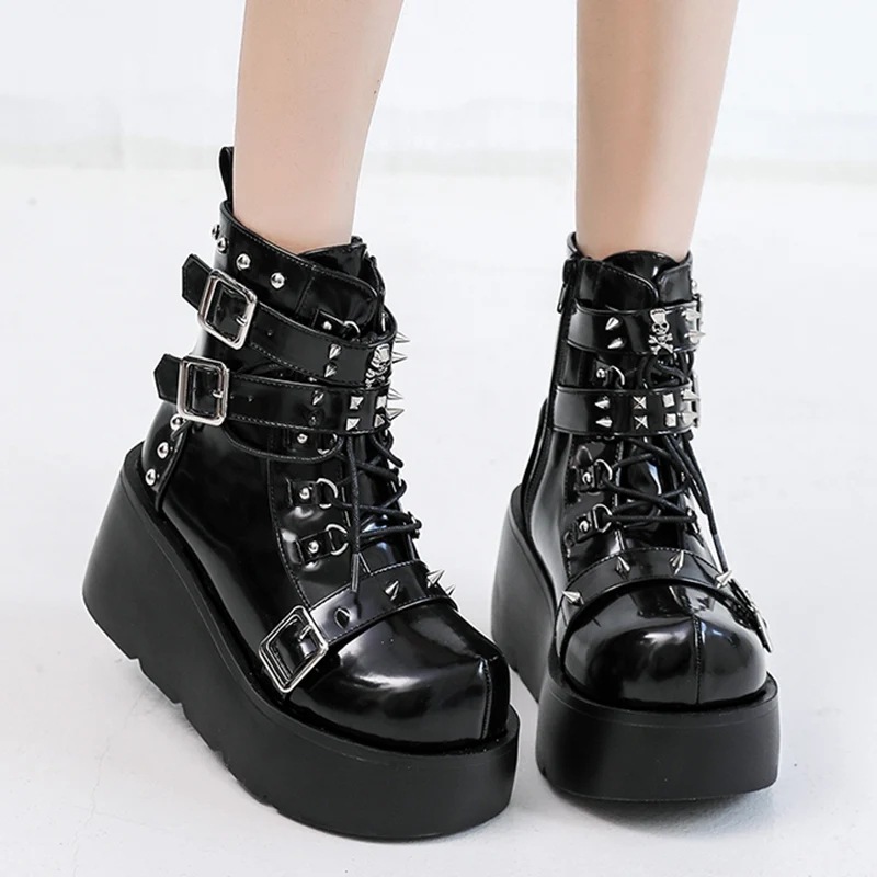 Metal Chain Patent Leather Pun - Motorcycle Chain recension och pris